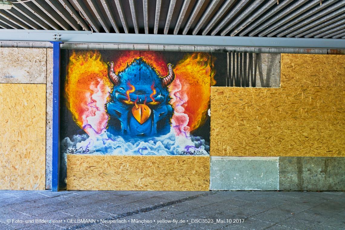 21.03.2017 - Abrissbaustelle Quiddezentrum in Neuperlach